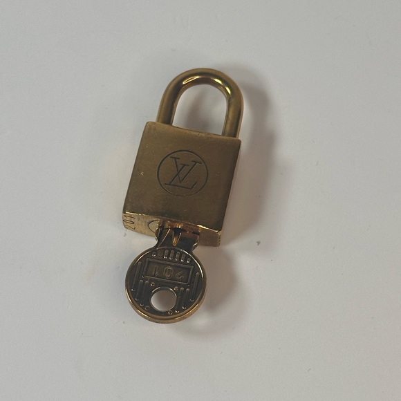 Louis Vuitton Vintage Lock and Key #201 - Picture 3 of 10